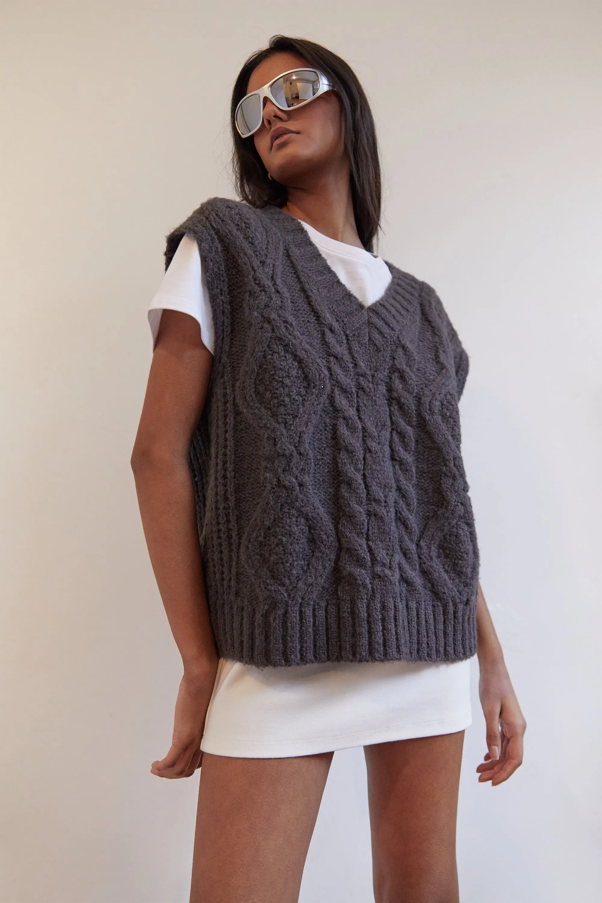 CABLE KNIT VEST